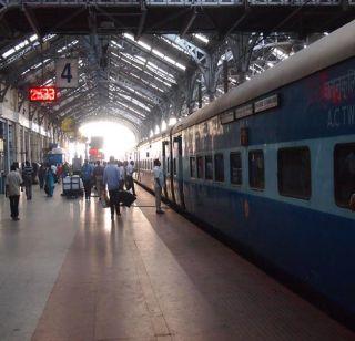 Now the train will start from the railway station, the sunglasses will ring | आता रेल्वे स्थानकातून निघणार वरात, वाजणार सनईचौघडे