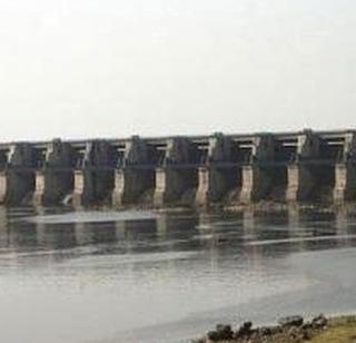 The water left for the irrigation project after irrigation | अखेर कुकसा प्रकल्पातून सिंचनासाठी सोडले पाणी !