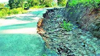 Causeway alternate drought in Kalvan | कळवण येथील कोसवन बारीची दुरवस्था