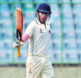 Mumbai's stumbling start; 171 after 4 | मुंबईची अडखळती सुरुवात; ४ बाद १७१