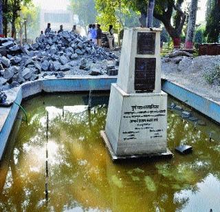 Ram Ganesh demolished the statue of Gadkari | राम गणेश गडकरींचा पुतळा हटविला