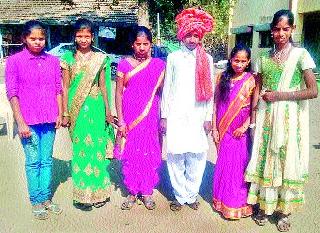 Traditional costumes day at the University of Devpur | देवपूर विद्यालयात पारंपरिक वेशभूषा दिन Traditional costumes day at the University of Devpur | देवपूर विद्यालयात पारंपरिक वेशभूषा दिन