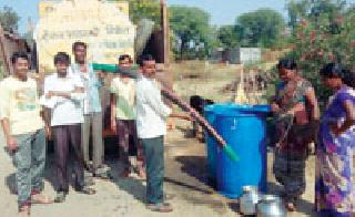 Groundwater shortage from 18 days | १८ दिवसांपासून भीषण पाणीटंचाई