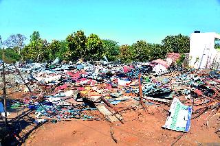Political calculations will be changed due to deletion of scrap market | भंगार बाजार हटविल्याने राजकीय गणिते बदलणार Political calculations will be changed due to deletion of scrap market | भंगार बाजार हटविल्याने राजकीय गणिते बदलणार