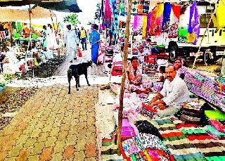 Kanashi Weekly market doused even after 50 days | कनाशी आठवडे बाजार ५० दिवसानंतरही पडला ओस Kanashi Weekly market doused even after 50 days | कनाशी आठवडे बाजार ५० दिवसानंतरही पडला ओस