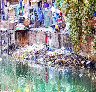 Drains and canals became the trap of death | नाले आणि कालवे बनले मृत्यूचे सापळे