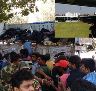 Hurricane crowd at Brabourne to see captain's last match | कर्णधार धोनीचा अखेरचा सामना पाहण्यासाठी ब्रेबॉर्नवर तूफान गर्दी