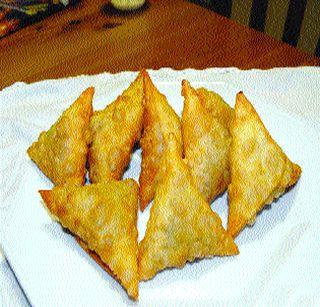 Samosa in Somalia? Do not worry, Baba! | सोमालियात सामोसा? नको रे बाबा!