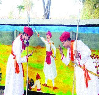 The festivities of the Vasai movement in the fort built in the fort | किल्ल्यात साकारले वसईच्या संग्रामाचे भित्तीचित्र