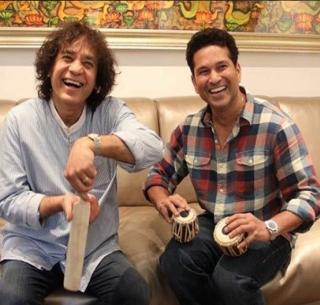 VIDEO: Sachin holds the contract on Zakir Hussain's Taal | VIDEO : झाकीर हुसैनच्या तालावर सचिनने धरला ठेका