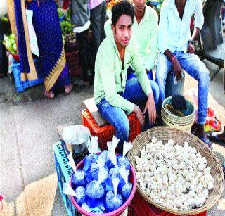 Black market of kerosene | रॉकेलच्या काळ्या बाजारास अभय