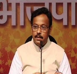 Suspension of Self-Presence Appeal with Students - Vinod Tawde | विद्यार्थ्यांसह सेल्फी हजेरी निर्णयाला स्थगिती - विनोद तावडे