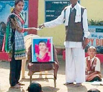 The teacher's hand was made to become an orphan | अनाथाचे नाथ बनण्यास सरसावले शिक्षकांचे हात