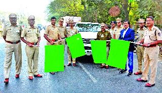 Organizing a traffic rally for seat belt awakening | सीट बेल्ट प्रबोधनासाठी वाहतूक रॅलीचे आयोजन Organizing a traffic rally for seat belt awakening | सीट बेल्ट प्रबोधनासाठी वाहतूक रॅलीचे आयोजन