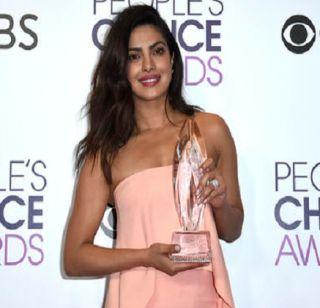 VIDEO: Priyanka Chopra gets the People's Choice Award for the second time | VIDEO : प्रियंका चोप्राने दुस-यांदा पटकावला 'पीपल्स चॉईस अवॉर्ड'
