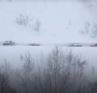 30 people killed in avalanche in Italy | इटलीत हिमस्खलनाच्या तडाख्याने ३० लोक ठार