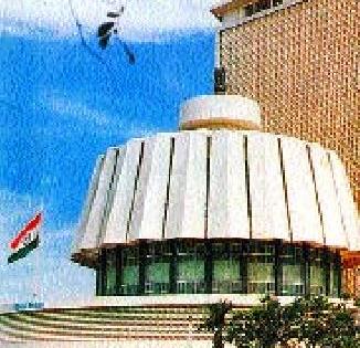 Four of the MLAs swinging after the Mayor's post | महापौरपदानंतर चौघांना आमदारकीची झूल Four of the MLAs swinging after the Mayor's post | महापौरपदानंतर चौघांना आमदारकीची झूल