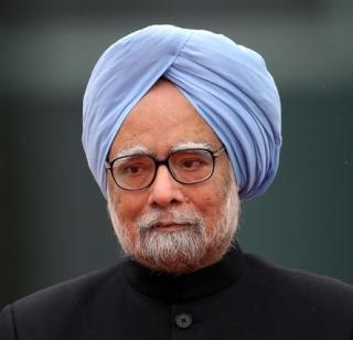 Expression of freedom is in danger - Manmohan Singh | अभिव्यक्ती स्वातंत्र्य धोक्यात आले आहे- मनमोहन सिंग