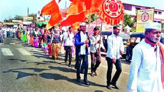 Trimbakkarni devotees flourished with the help of Nivittinath | निवृत्तिनाथांच्या ओढीने त्र्यंबकनगरी भाविकांनी फुलली