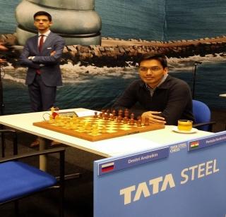 Black wins second win of the match; Harikrishna's re-equation | काळ्या मोहऱ्यांनी अधिबनचा दुसरा विजय; हरिकृष्णची पुन्हा बरोबरी