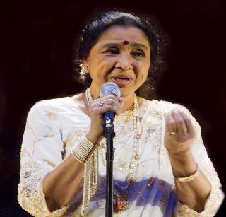 Goes to the border and sing the soldiers: Asha Bhosale | सीमेवर जाऊन सैनिकांसाठी गायचंय : आशा भोसले