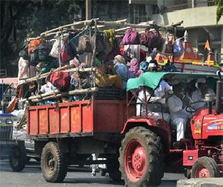 On the return journey of the devotee ... | भाविक परतीच्या प्रवासाला...