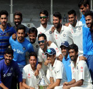 Saha Pujara triumphed on the other hand, India won the Irani Cup | साहा-पुजाराच्या त्रिशतकी भागिदारीच्या जोरावर शेष भारताने जिंकला इराणी चषक