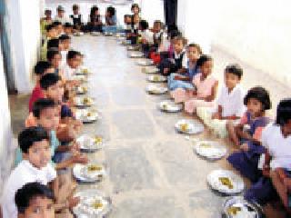 1.25 lakh students deprived of nutrition | १.२५ लाख विद्यार्थी पोषण आहारापासून वंचित