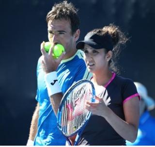 Australian Open: Sania Mirza's mixed doubles semifinal berth | ऑस्ट्रेलियन ओपन : सानिया मिर्झाचा मिश्र दुहेरीच्या उपांत्य फेरीत प्रवेश