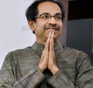 Things are positive for the charity 'Uddhav' - Uddhav Thackeray | 'साठी'मुळे दानवे युतीबाबत सकारात्मक - उद्धव ठाकरेंचा टोला