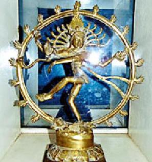 Ancient glory in the collection of Manoj | मनोजच्या संग्रहात प्राचीन वैभव