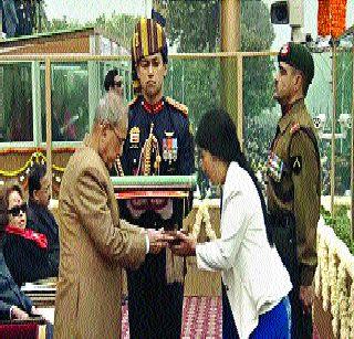 Ashok Chakra posthumously for Shaheed Hungapan Dada | शहीद हंगपन दादा यांना मरणोत्तर अशोक चक्र