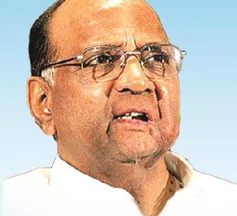 Pawar's 'surgery' on NCP's fallacy | राष्ट्रवादीतील पडझडीवर पवारांची ‘सर्जरी’