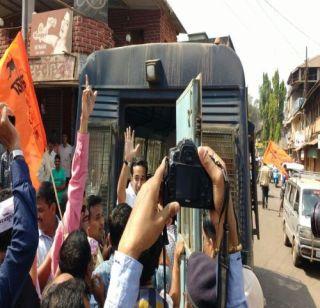 Nitesh Rane leads in Chakkkam | कणकवलीत नितेश राणेंच्या नेतृत्त्वात चक्काजाम