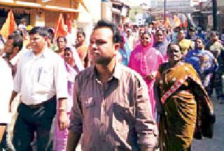 Front against the management of Ballarpur Paper Mill | बल्लारपूर पेपरमिल कामगारांचा व्यवस्थापनाविरुद्ध मोर्चा Front against the management of Ballarpur Paper Mill | बल्लारपूर पेपरमिल कामगारांचा व्यवस्थापनाविरुद्ध मोर्चा