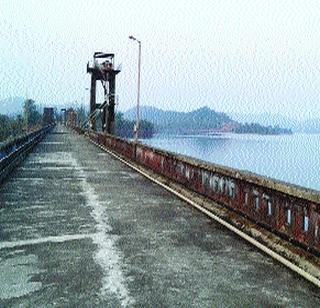 Surya Dam, the security of the premises threatens | सूर्या धरण, परिसराची सुरक्षितता धोक्यात Surya Dam, the security of the premises threatens | सूर्या धरण, परिसराची सुरक्षितता धोक्यात