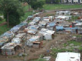 220 slum development in Solapur city | सोलापूर शहरातील २२० झोपडपट्ट्यांचा विकास रखडला 220 slum development in Solapur city | सोलापूर शहरातील २२० झोपडपट्ट्यांचा विकास रखडला