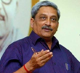 Election Commission sent notice to Manohar Parrikar | निवडणूक आयोगाने पाठवली मनोहर पर्रीकर यांना नोटीस