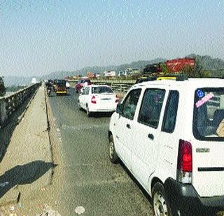 Versova bridge closed for three and a half months | वर्सोवा पूल साडेतीन महिने बंद