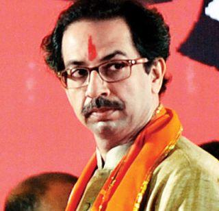 Lecturer's attention to the role of Uddhav Thackeray | उद्धव ठाकरेंच्या भूमिकेकडे साहित्यिकांचे लक्ष