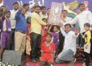 General Champion Shield won by hold | धारणीने पटकाविले जनरल चॅम्पियन शिल्ड