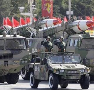 A test of the missile capable of attacking India and the United States from China | चीनकडून भारत व अमेरिकेवर हल्ला करू शकणा-या क्षेपणास्त्राचं परीक्षण