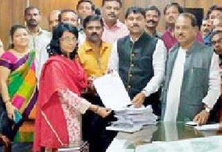 Signature war on 'City Council' | ‘नगर परिषदे’वरून स्वाक्षरीयुद्ध