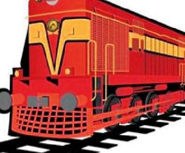 Notice to hundreds of landlords on the railway track | रेल्वे ट्रॅकवरील शेकडो भूखंडधारकांना नोटीस