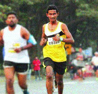 The death of the runner on landing in Vasaiat | वसईत धावत्या रेल्वेमधून उतरताना धावपटूचा मृत्यू