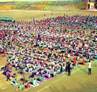 Aditya Namah: Shastri Playground, which is an honorable place of Mantra | आदित्याय नम: मंत्राच्या निनादाने दणाणले शास्त्री क्रीडांगण