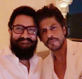 After 25 years Amir - Shahrukh together for the first time | 25 वर्षानंतर आमीर - शाहरुख पहिल्यांदाच एकत्र