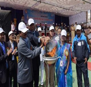 The launch of Zilla Parishad regional sports competitions | जिल्हा परिषद विभागीय क्रीडा स्पर्धांचा शुभारंभ