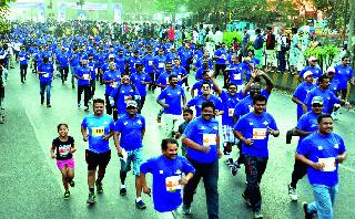 Nashikkar ran for 'Run for Peace' | ‘रन फॉर पीस’साठी धावले नाशिककर