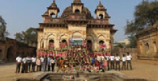 Flowering ceremony of the Samadhi of King Birshah | राजा बिरशहाच्या समाधीस पुष्पअर्पण कार्यक्रम